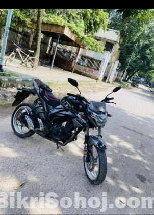 Suzuki gixxer monotone